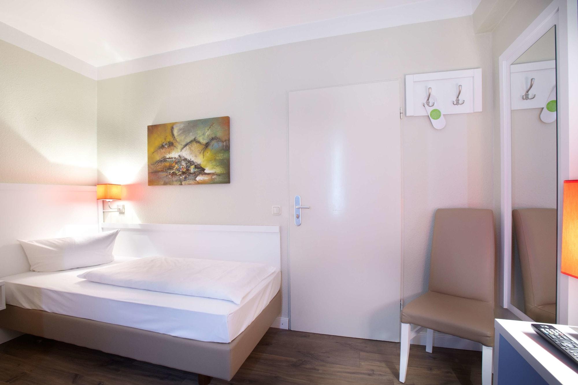 Hotel Ostseehalle Kiel By Premiere Classe Exterior foto